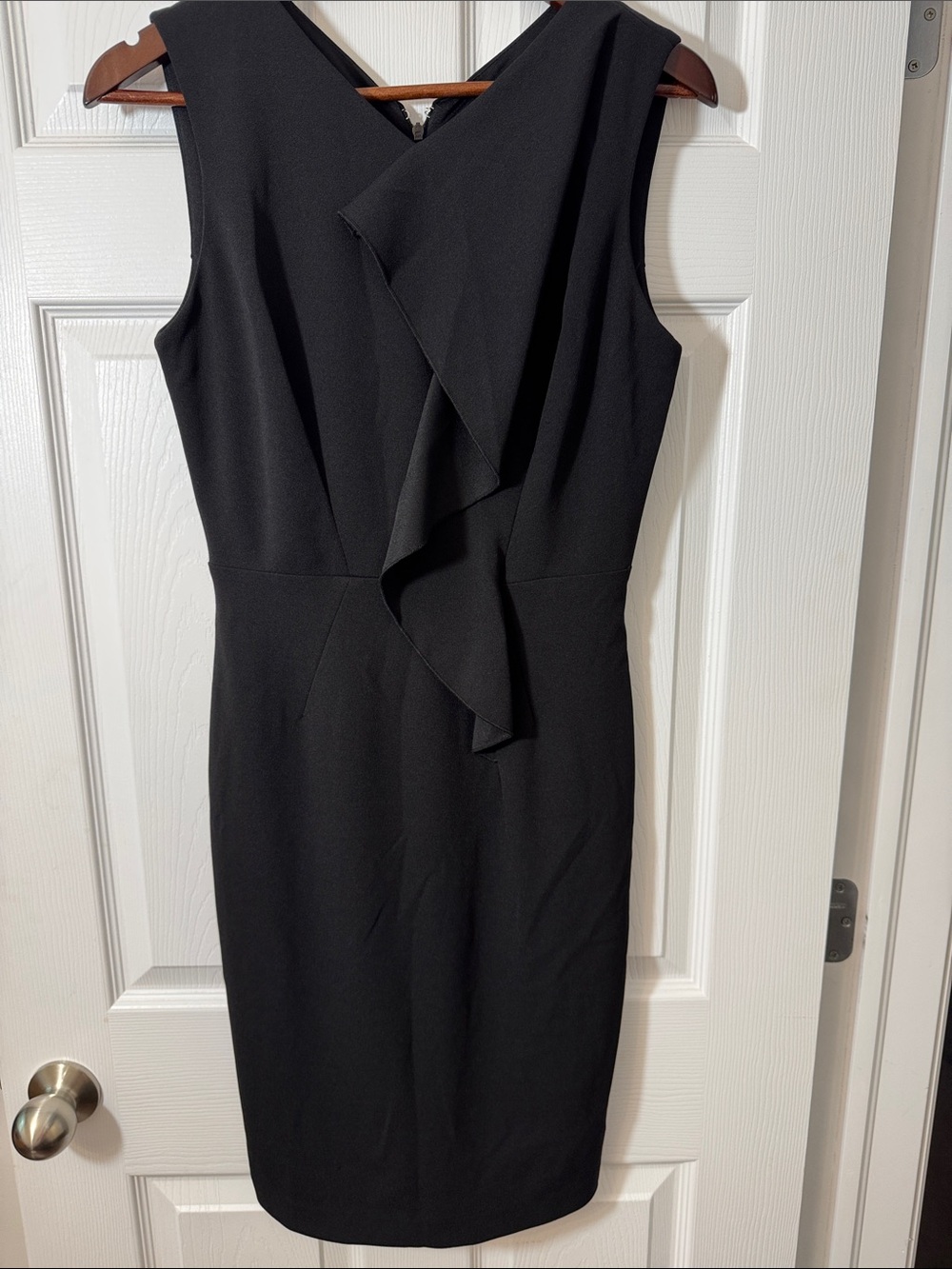 le château Black Sleeveless Ruffle Sheath Midi Dress